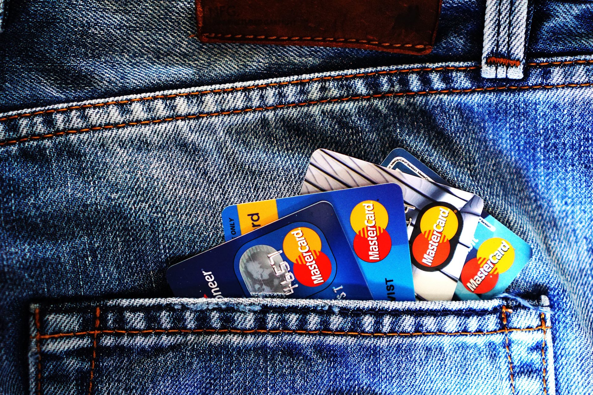 Secured vs. Unsecured Credit Cards: Making the Right Choice